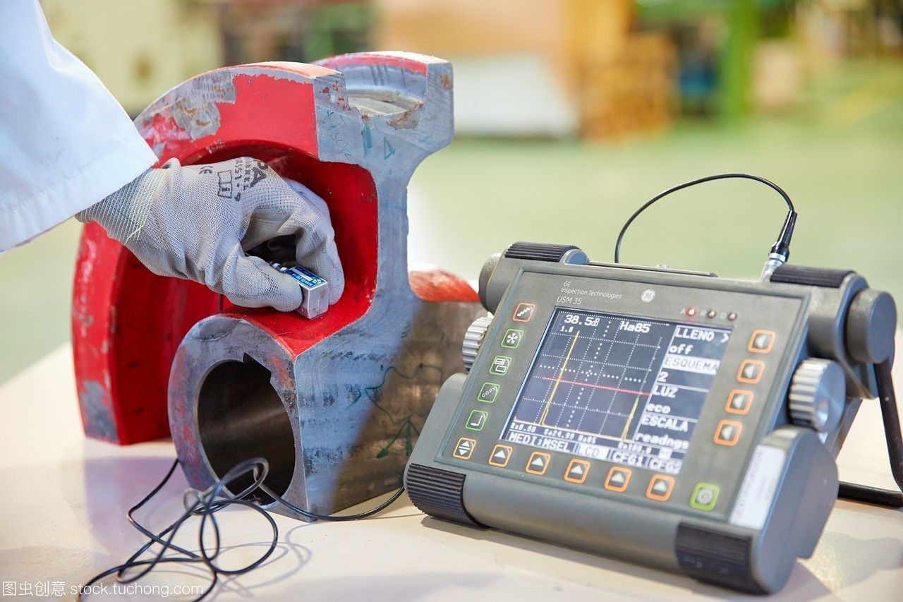 超聲波設備。金屬件缺陷的控制。無損檢測實驗室。技術服務行業。圣塞巴斯蒂安tecnalia研究和創新donostiagipuzkoa巴斯克的國家西班牙。